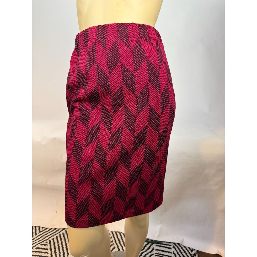 St. John Collection Cranberry/Black Chevron Wool & Rayon Skirt K716335 Size 4